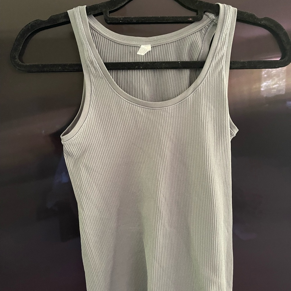 Athleta Light Gray Ribbed Tank - Picture 4 of 4